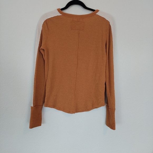 We The Free Tasha Thermal Henley Top Size Large - Picture 6 of 10